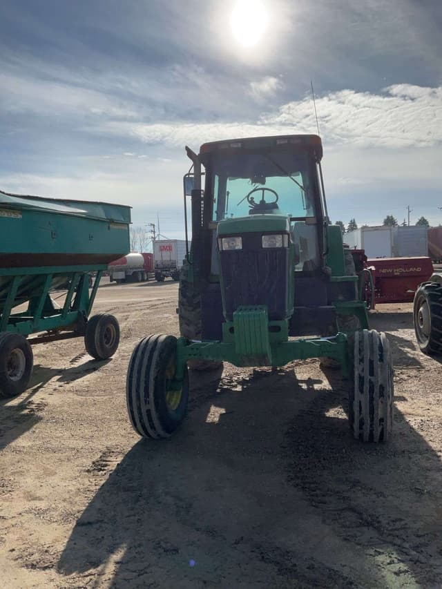 Image of John Deere 7810 equipment image 2