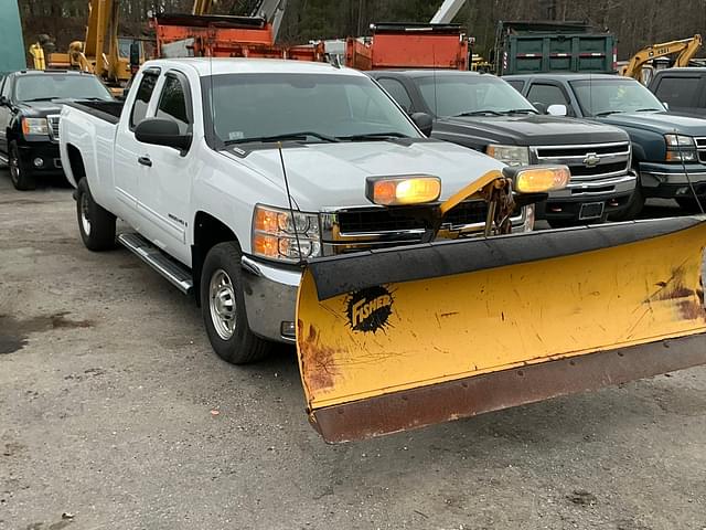 Image of Chevrolet 2500HD equipment image 1