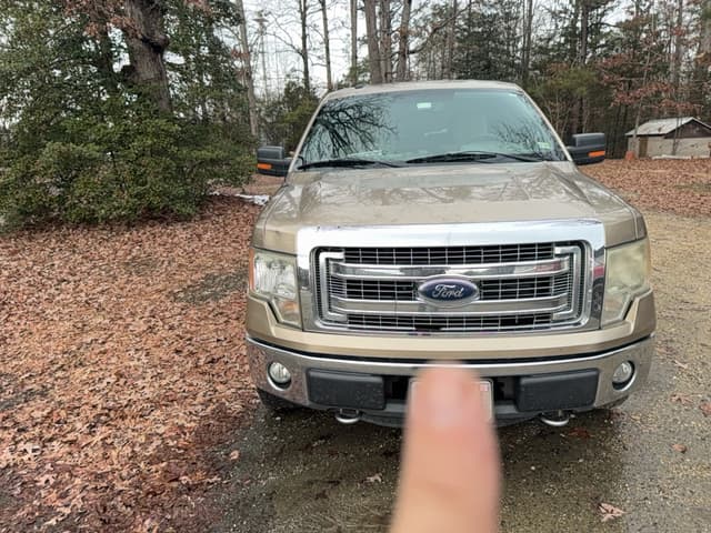 Image of Ford F-150 equipment image 1