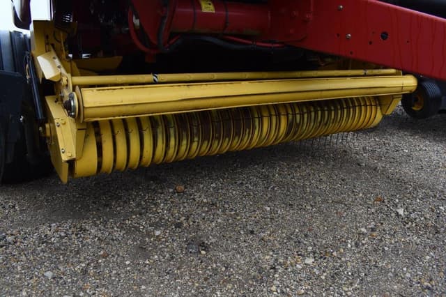 Image of New Holland RB560 equipment image 3
