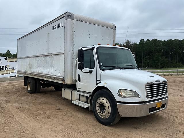 Image of Freightliner M2 equipment image 2