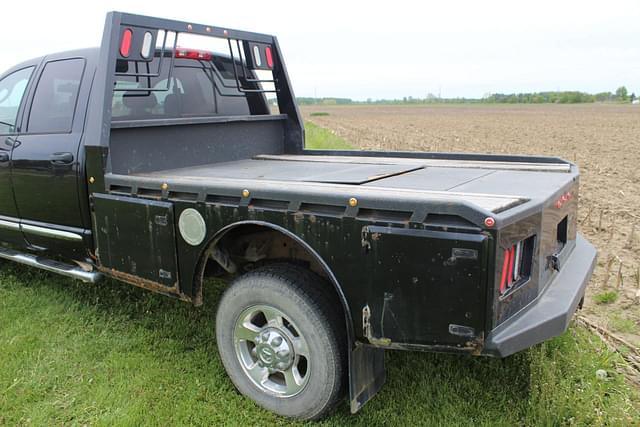 Image of Dodge Ram 3500 equipment image 3