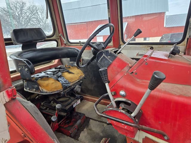 Image of International Harvester 1466 equipment image 4