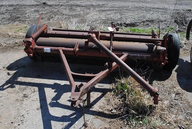 Image of New Holland 404 equipment image 1