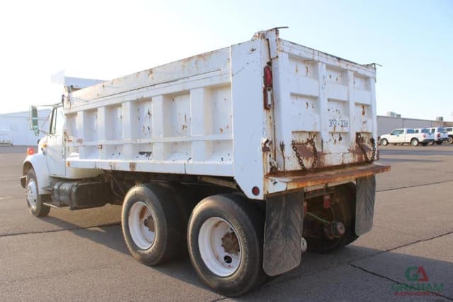 Image of International 4900 equipment image 3