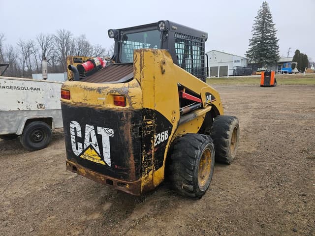 Image of Caterpillar 236B equipment image 4