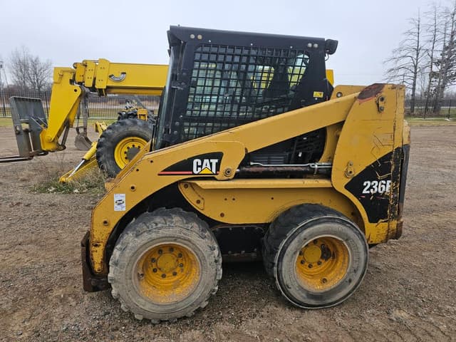 Image of Caterpillar 236B equipment image 1