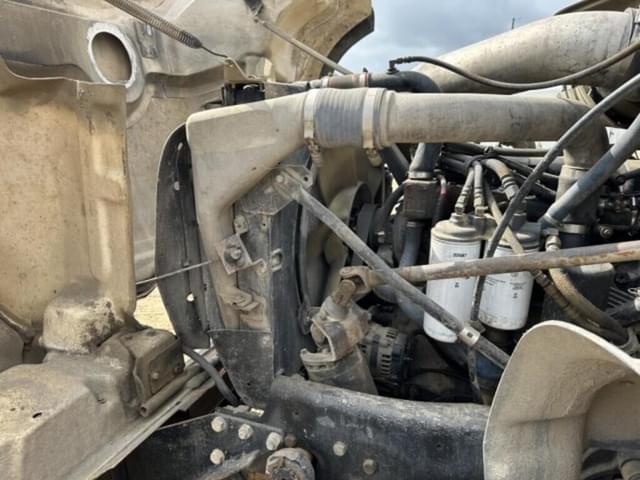 Image of Mack Granite CV713 equipment image 2