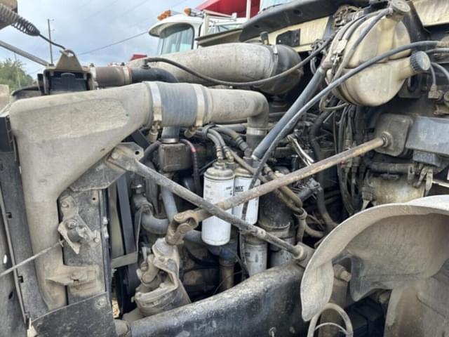Image of Mack Granite CV713 equipment image 4