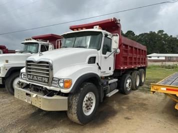 Main image Mack Granite CV713