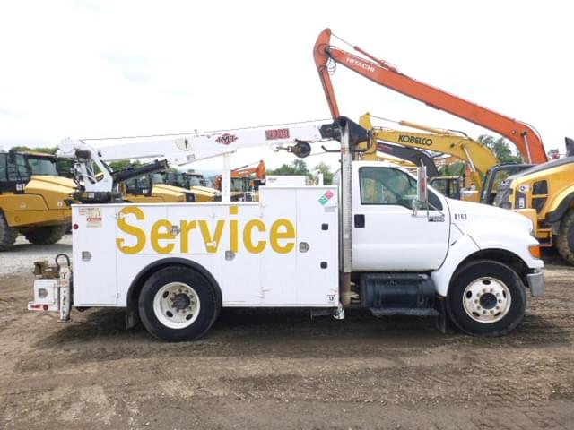 Image of Ford F-650 equipment image 2