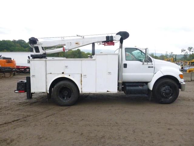 Image of Ford F-650 equipment image 2