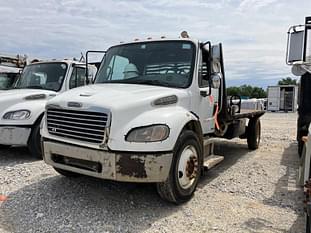 2004 Freightliner M2 Equipment Image0