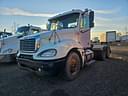 2004 Freightliner Columbia Image