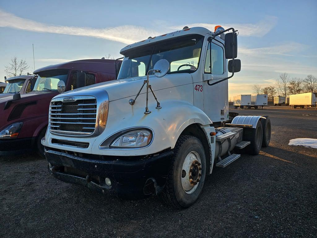 Image of Freightliner Columbia Primary image