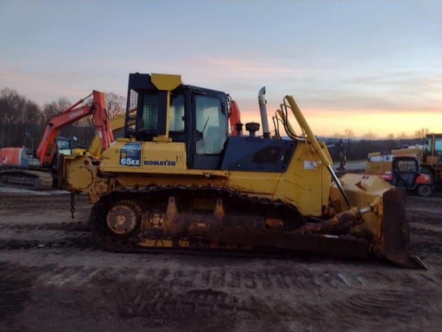 Image of Komatsu D65EX-15 equipment image 2