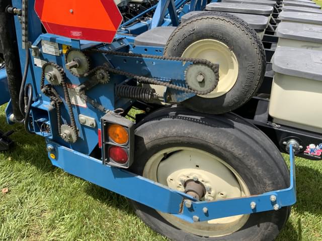 Image of Kinze 3600 equipment image 4