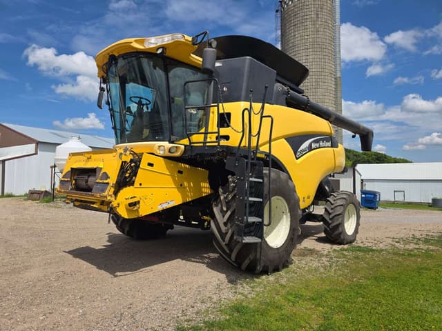 Image of New Holland CR940 equipment image 1
