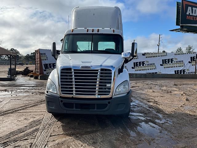 Image of Freightliner Cascadia equipment image 1