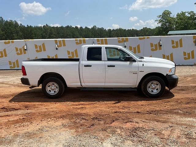 Image of Dodge Ram 1500 equipment image 3