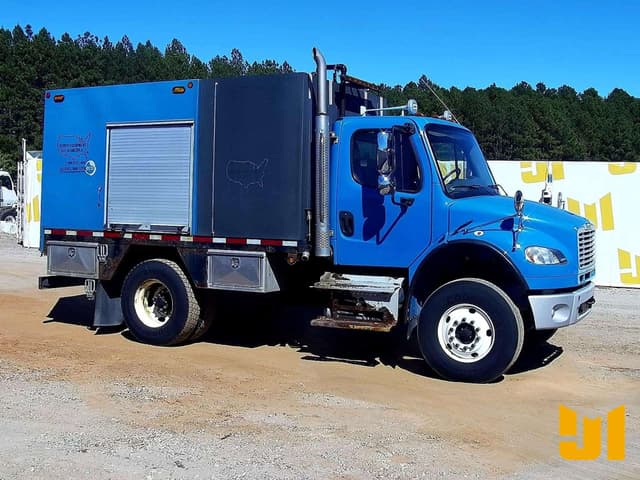 Image of Freightliner M2 equipment image 2