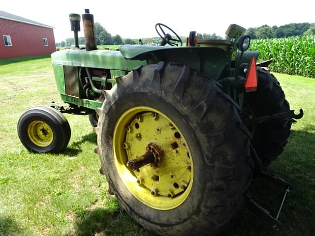 Image of John Deere 4020 equipment image 1