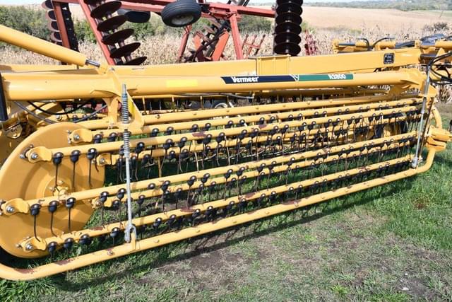 Image of Vermeer R2800 equipment image 4