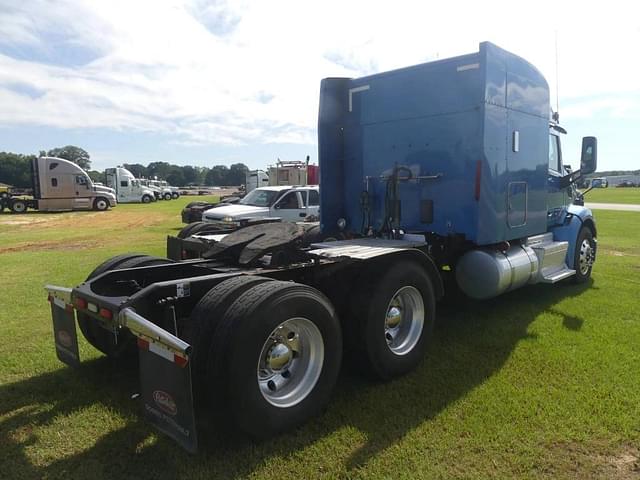 Image of Peterbilt 579 equipment image 2