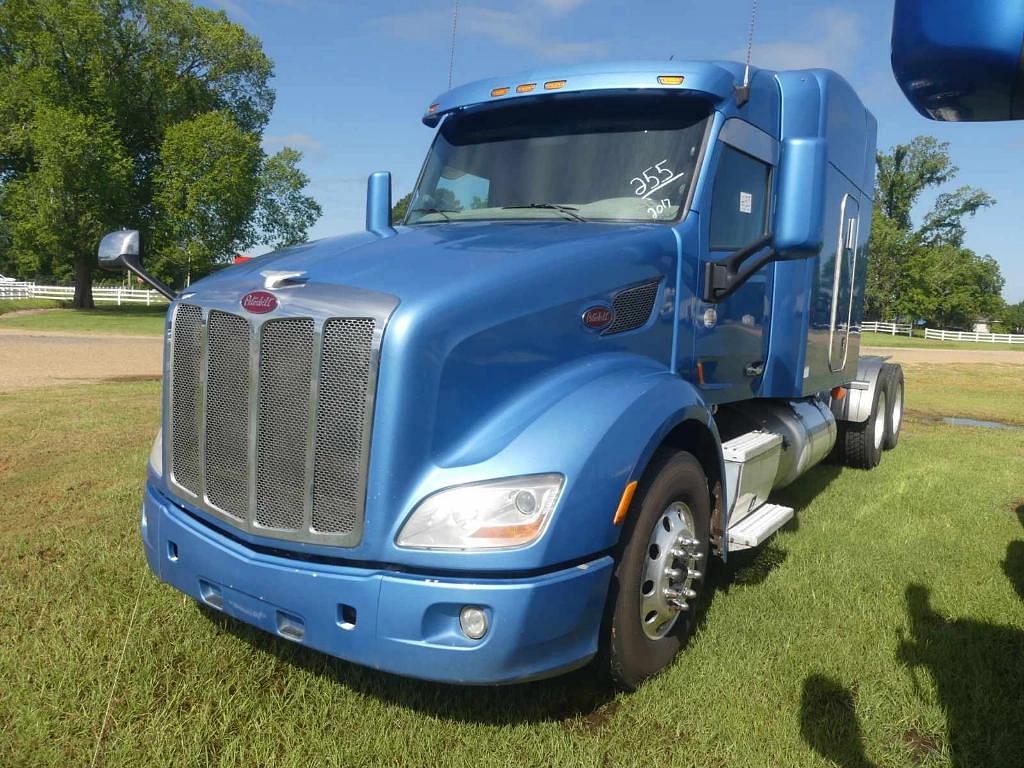 Image of Peterbilt 579 Primary image