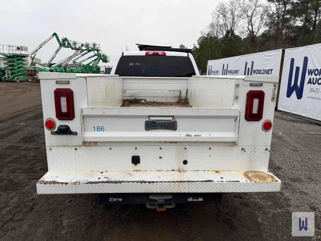 Image of Chevrolet 2500HD equipment image 4