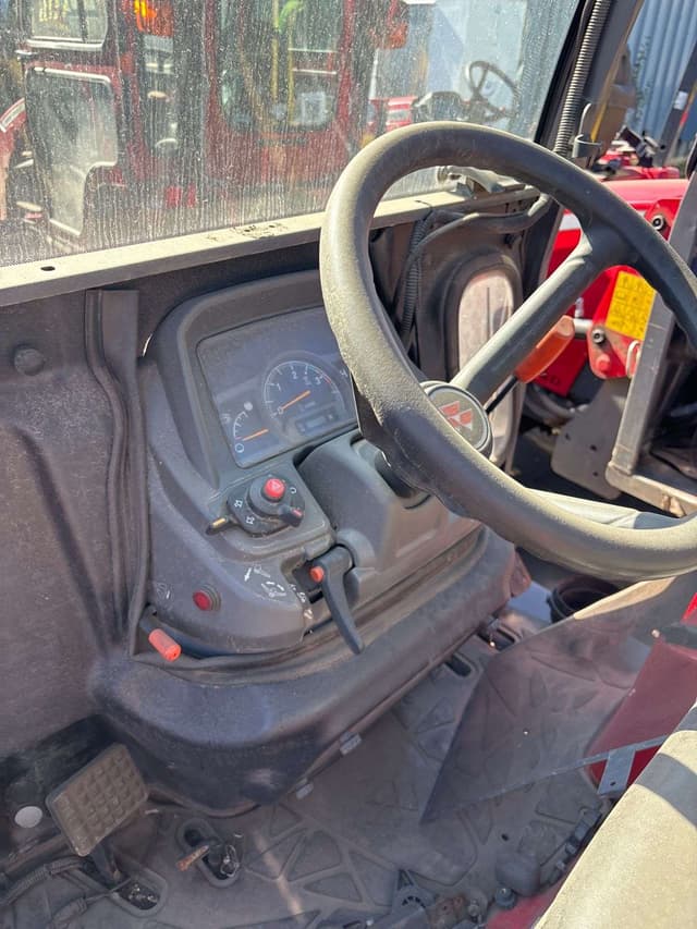 Image of Massey Ferguson GC1723E equipment image 4