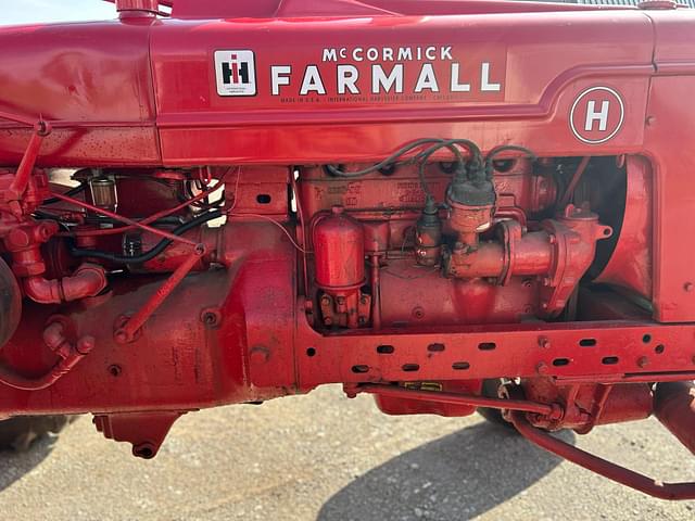 Image of Farmall H equipment image 3