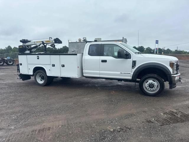 Image of Ford F-450 equipment image 2