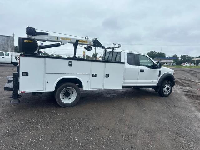 Image of Ford F-450 equipment image 4