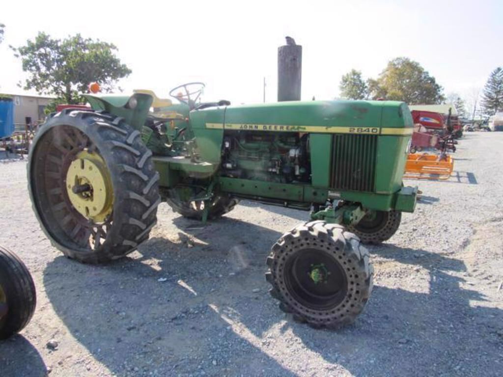 Main image John Deere 2840