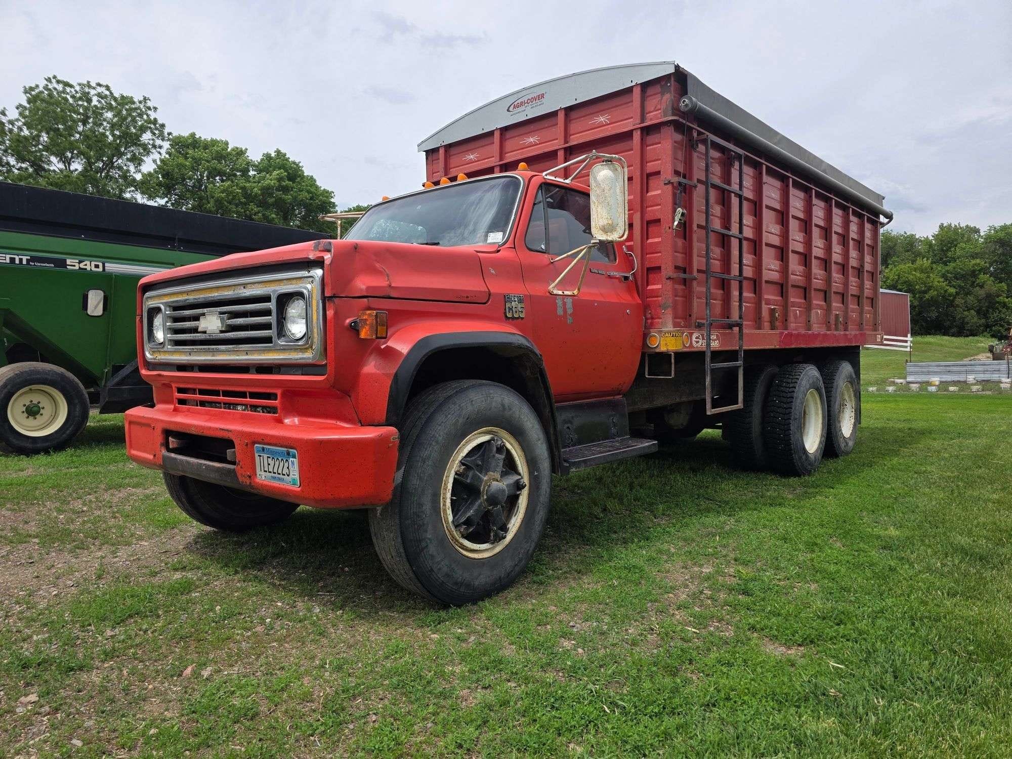 1974 Chevrolet C65 Equipment Image0