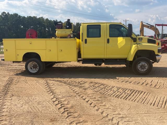 Image of Chevrolet C5500 equipment image 3