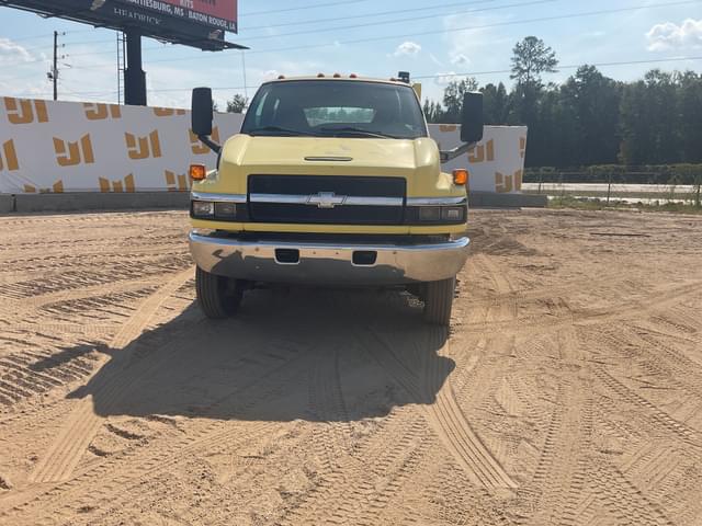 Image of Chevrolet C5500 equipment image 1
