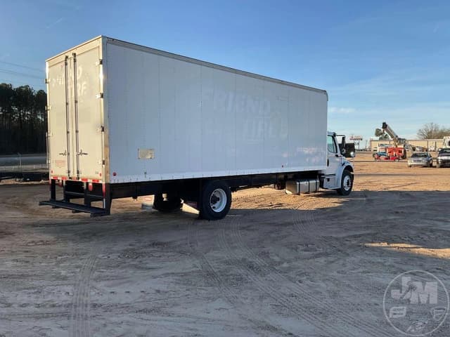 Image of Freightliner M2 equipment image 4