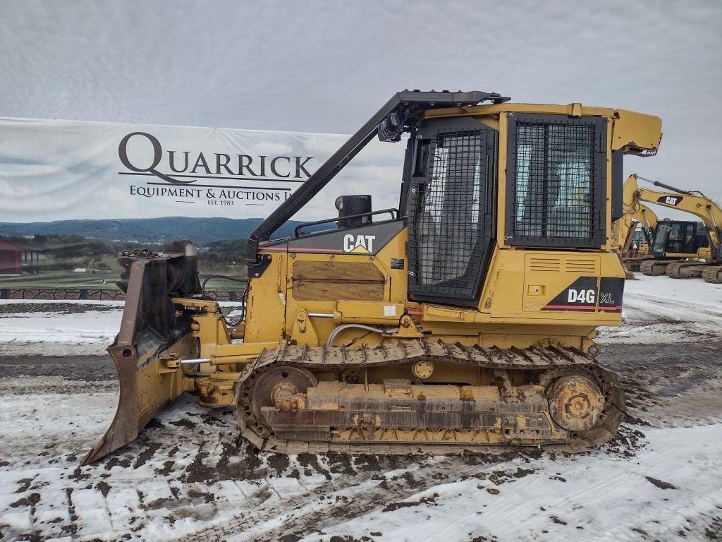 2005 Caterpillar D4GXL Equipment Image0
