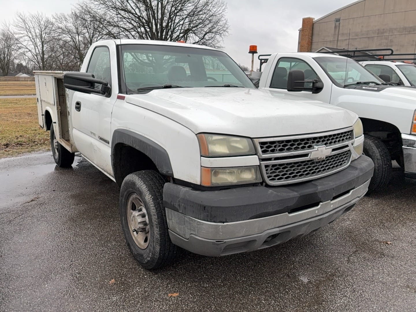 2005 Chevrolet 2500 Equipment Image0