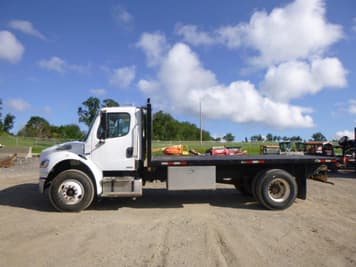 Main image Freightliner M2 106