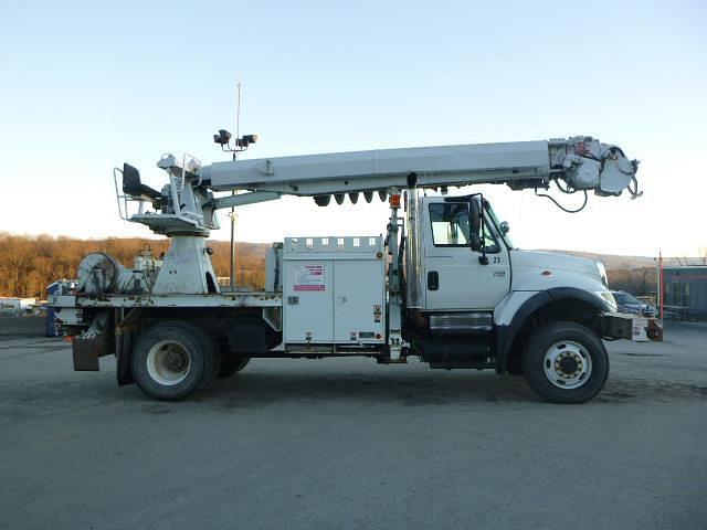 Image of International 7400 equipment image 2