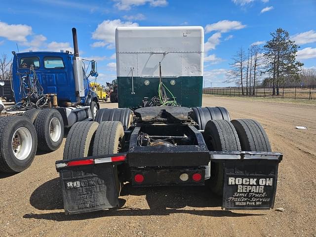 Image of Peterbilt 379 equipment image 4