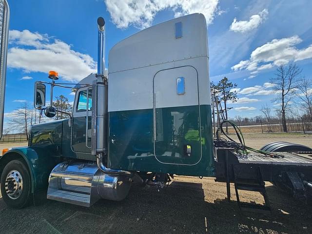 Image of Peterbilt 379 equipment image 1