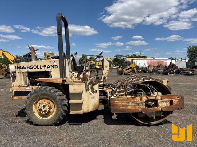 Image of Ingersoll Rand SD-70F equipment image 3