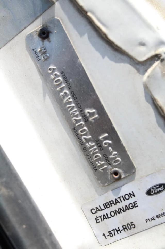 Image of Ford F-700 equipment image 2