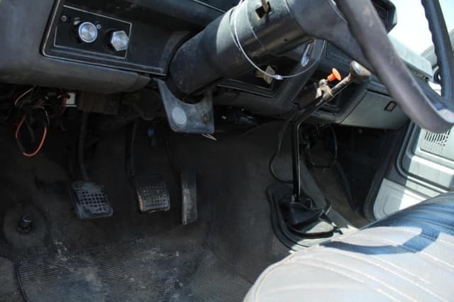 Image of Ford F-700 equipment image 4