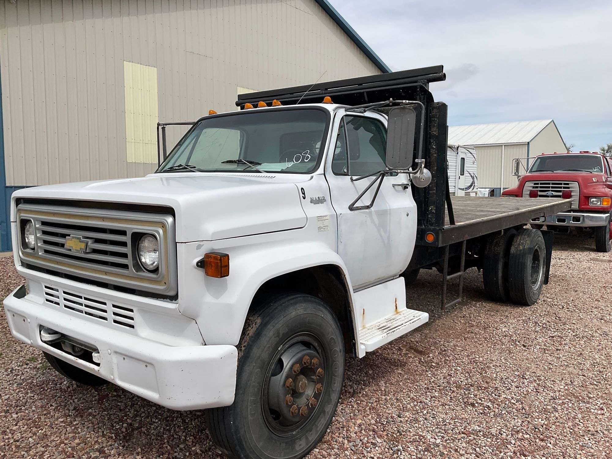 1980 Chevrolet C6500 Equipment Image0