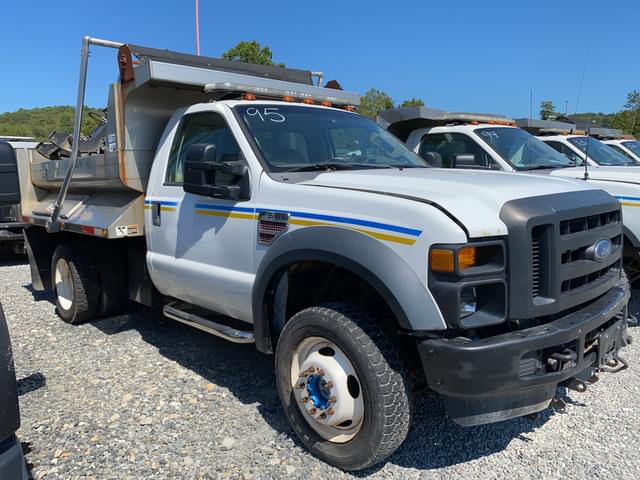Image of Ford F-550 equipment image 4